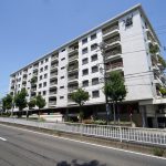 【サービス店や物販店にオススメ！：ベルシャトー瑞穂：１階30.78坪】地下鉄名城線「総合リハビリセンター」駅から徒歩１２分！８階建てマンションの１階店舗区画をご紹介します！