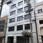 【サービス店にオススメ！：第８フクマルビル：１階23.08坪】地下鉄名城線「金山」駅から徒歩４分！金山エリアの事務所仕様物件をご紹介します！