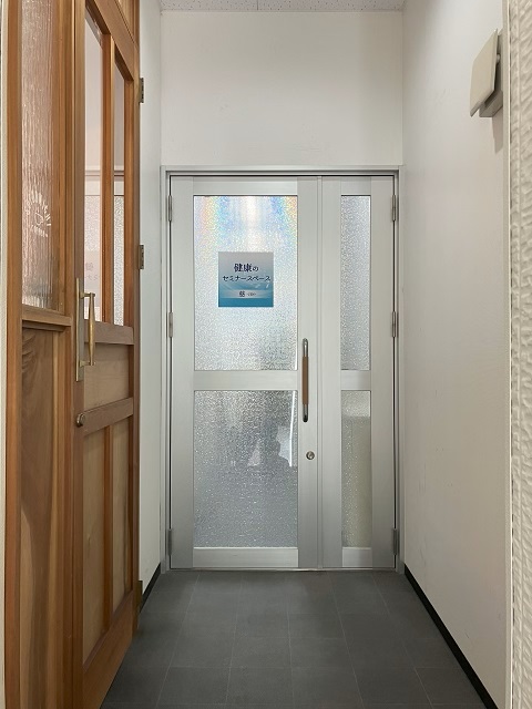 店舗入口 店舗入口