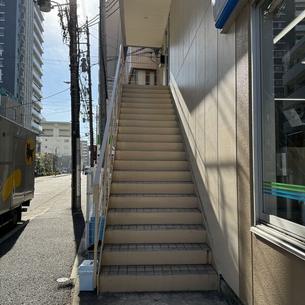 中区上前津2 上前津エフワンビルⅡ 専用階段 中区上前津2 上前津エフワンビルⅡ 専用階段