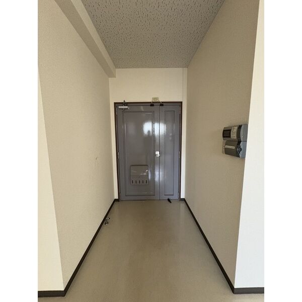 店舗入口(内装) 店舗入口(内装)